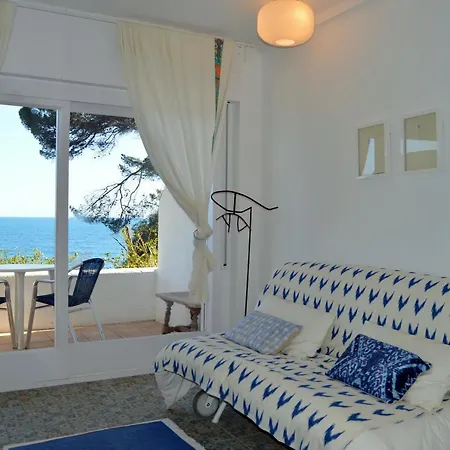 Mediterraneens Avec Piscine Apartment