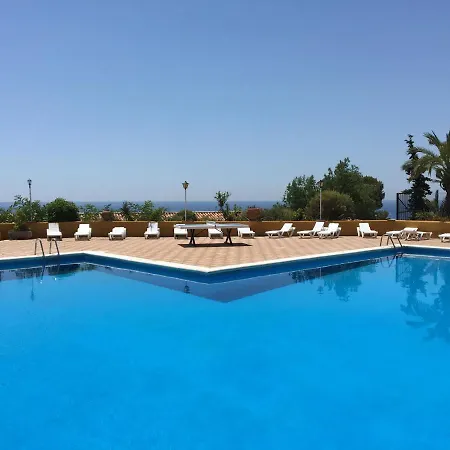 Mediterraneens Avec Piscine Apartment *