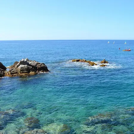 Mediterraneens Avec Piscine Apartment